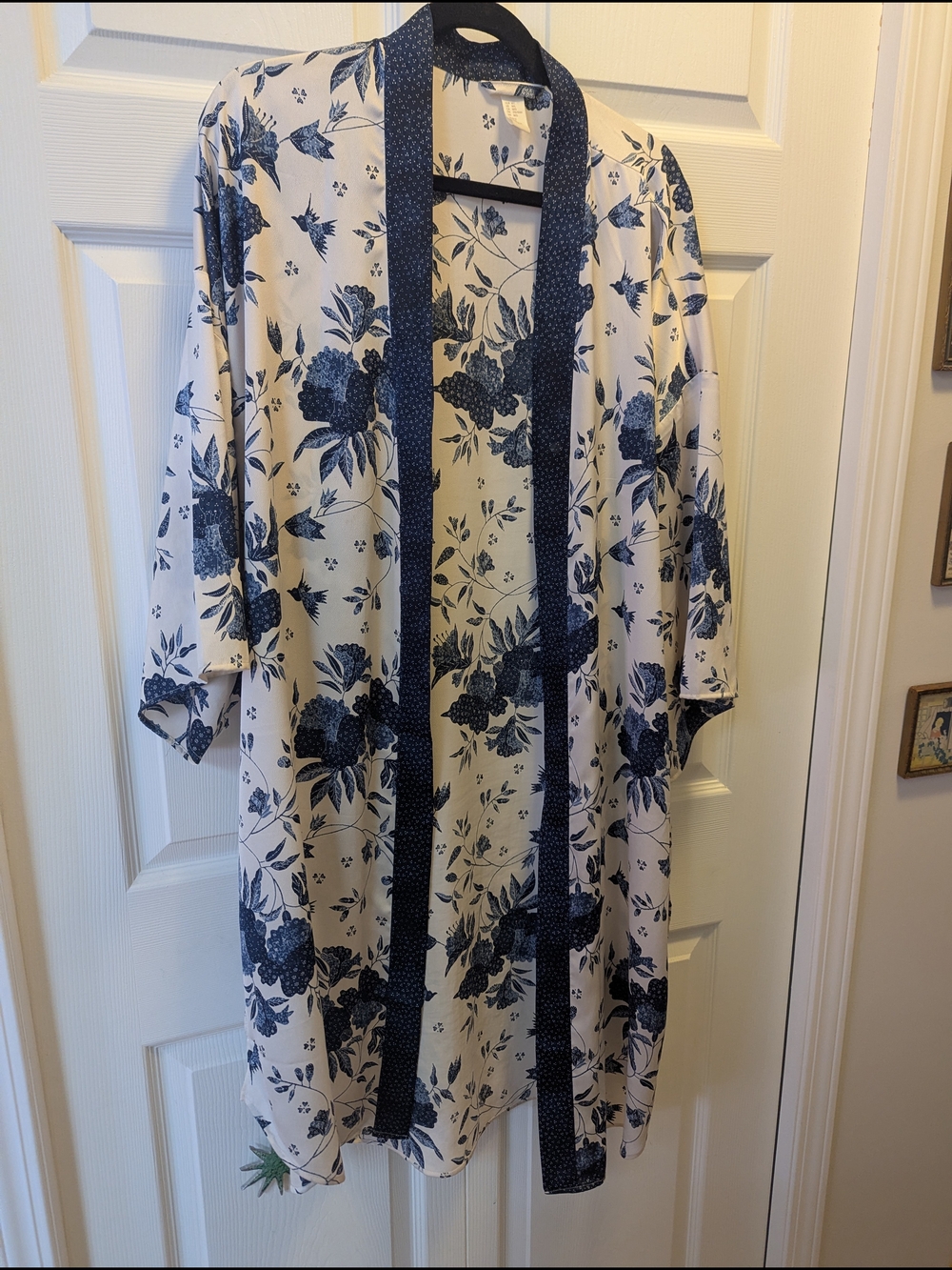 H&M Creamish and Blue Floral Kimono